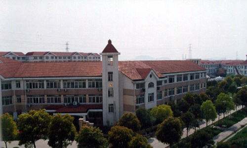 贵州铁路技师学院无人机应用技术专业设有哪些主要课程