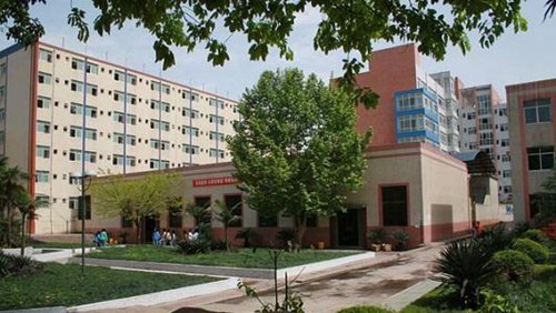 重庆商务高级技工学校2022年学费多少