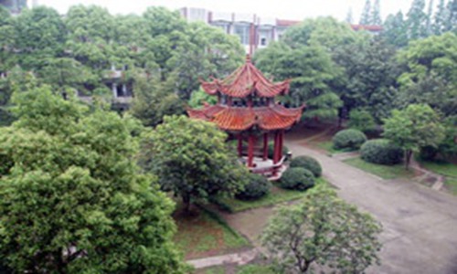 临湘市职业中专