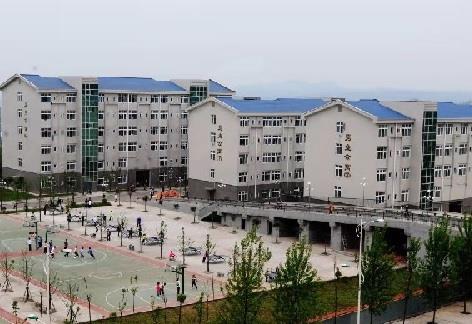 重庆工商学校五年制大专学费详情