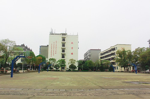 秦皇岛燕成中等专业学校2022年招生办联系电话