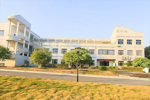 开云kaiyun(中国)省珙县职业技术学校汽车运用与维修专业简介