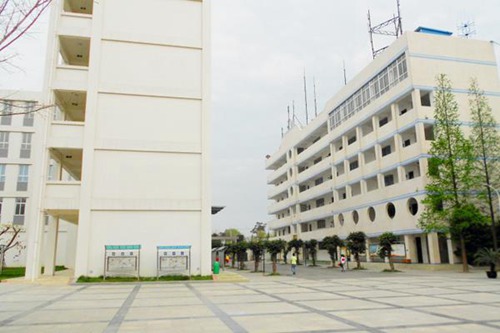 邯郸工业学校是不是热门学校