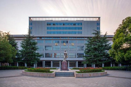 成都华大医药卫生学校药剂专业简介