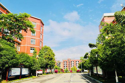 石家庄百富勤中等专业学校2022年学费多少钱一年