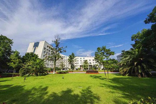 秦皇岛现代经济中等专业学校2022年学费多少？贵吗？