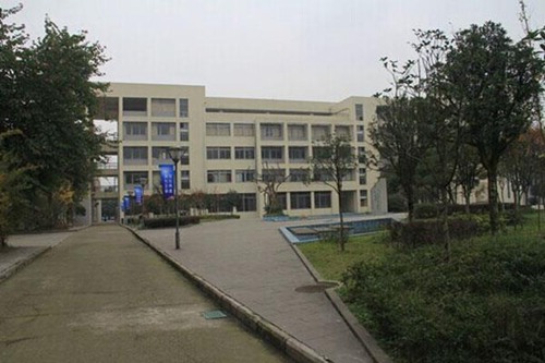 2022年云南三鑫职业技术学院汽车电子技术专业招生