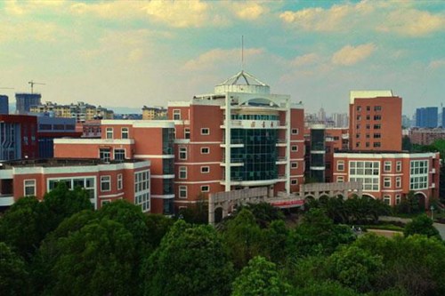 重庆市第二交通技工学校汽车运用与维修专业介绍