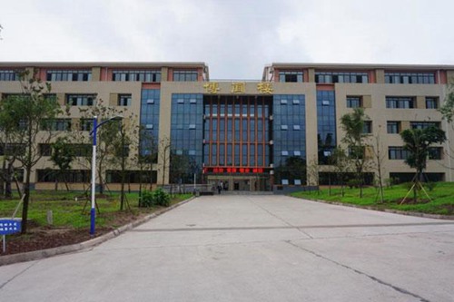 楚雄医药高等专科学校校园环境如何