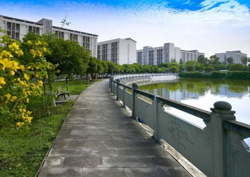 重庆市涪陵信息技术学校航空服务专业介绍
