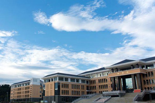 重庆市九龙坡职业教育中心汽车运用与维修专业介绍