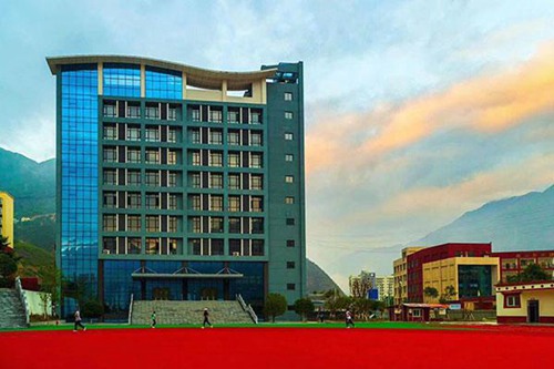 重庆市九龙坡职业教育中心汽车运用与维修专业介绍