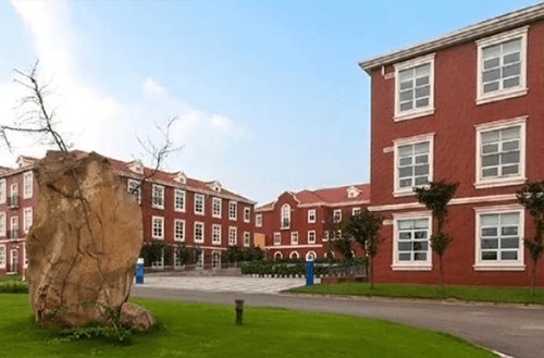 重庆市华为技工学校护理(养老护理员)不能报考护士执业资格证专业介绍