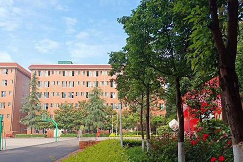 重庆市涪陵创新计算机学校游艇服务专业介绍