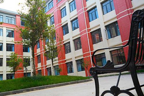 德宏师范高等专科学校2022年招生简章(招生专业及计划和学费)(招生计划、招生简章)