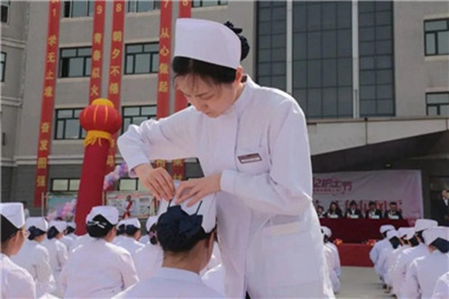 重庆沙坪坝的卫校有几所卫校呢?