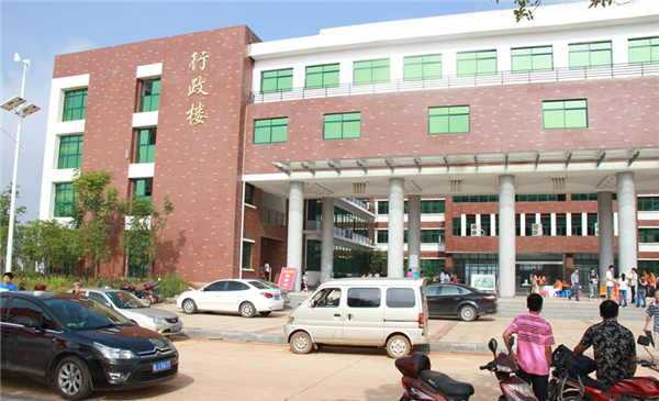麻城理工中等专业学校