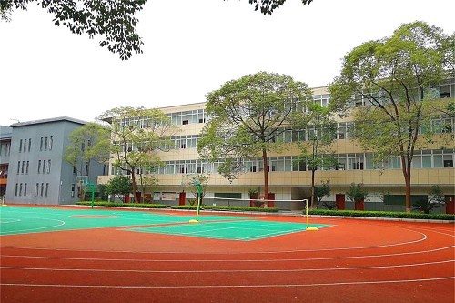 开云kaiyun(中国)护士学校的学费多少钱？高不高