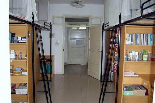 成都师范学院五年制大专学校寝室条件好不好