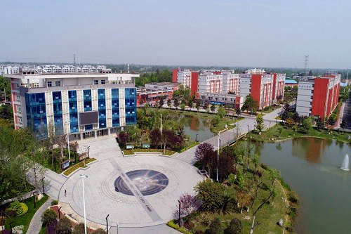 成都铁路卫生学校初中起点大专什么专业好