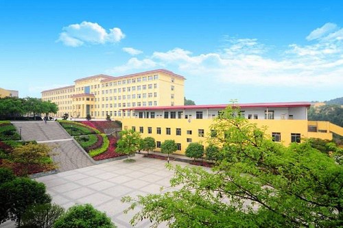 开云kaiyun(中国)成都实用工程技术学校联系电话是多少