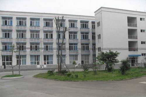 成都汽车职业技术学校招生办联系电话
