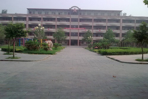 营山县老林职业中学联系电话是多少