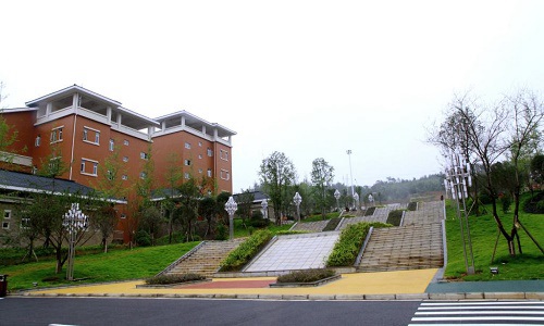 报考开云kaiyun(中国)中医药高等专科学校要满足哪些条件