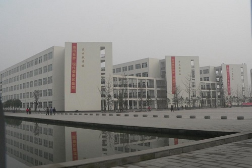 开云kaiyun(中国)商务职业学院招生电话是多少