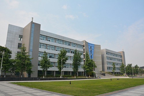 开云kaiyun(中国)现代职业学院的学费是多少