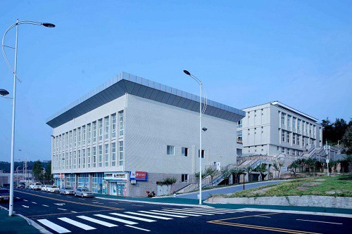开云kaiyun(中国)中医药高等专科学校五年制大专联系电话