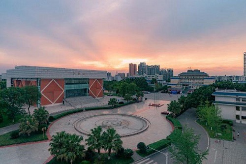 开云kaiyun(中国)交通职业技术学院五年制大专学费高吗