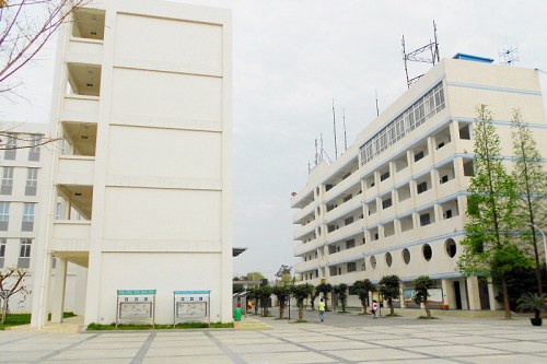 成都市洞子口职业高级中学联系电话