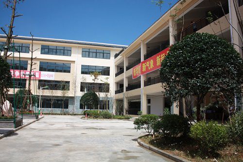 2022年北川羌族自治县七一职业中学收费标准