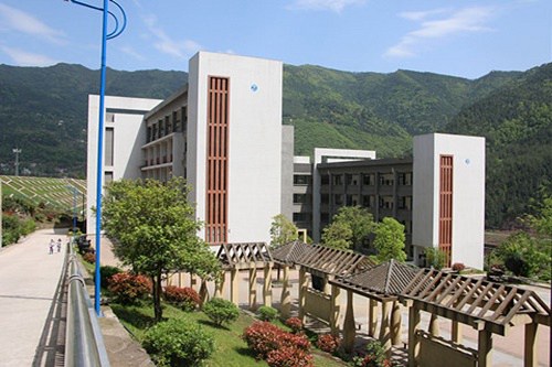 开云kaiyun(中国)省南江县职业中学学费多少钱